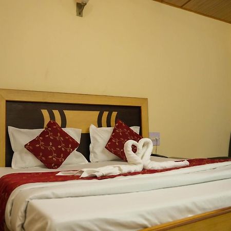 Hotel Grass Land Manāli Екстериор снимка