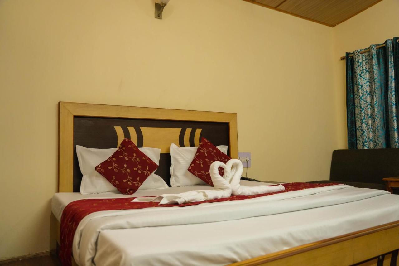 Hotel Grass Land Manāli Екстериор снимка