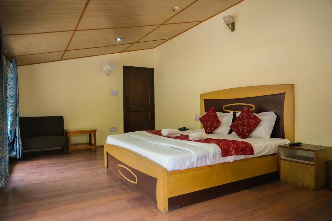 Hotel Grass Land Manāli Екстериор снимка