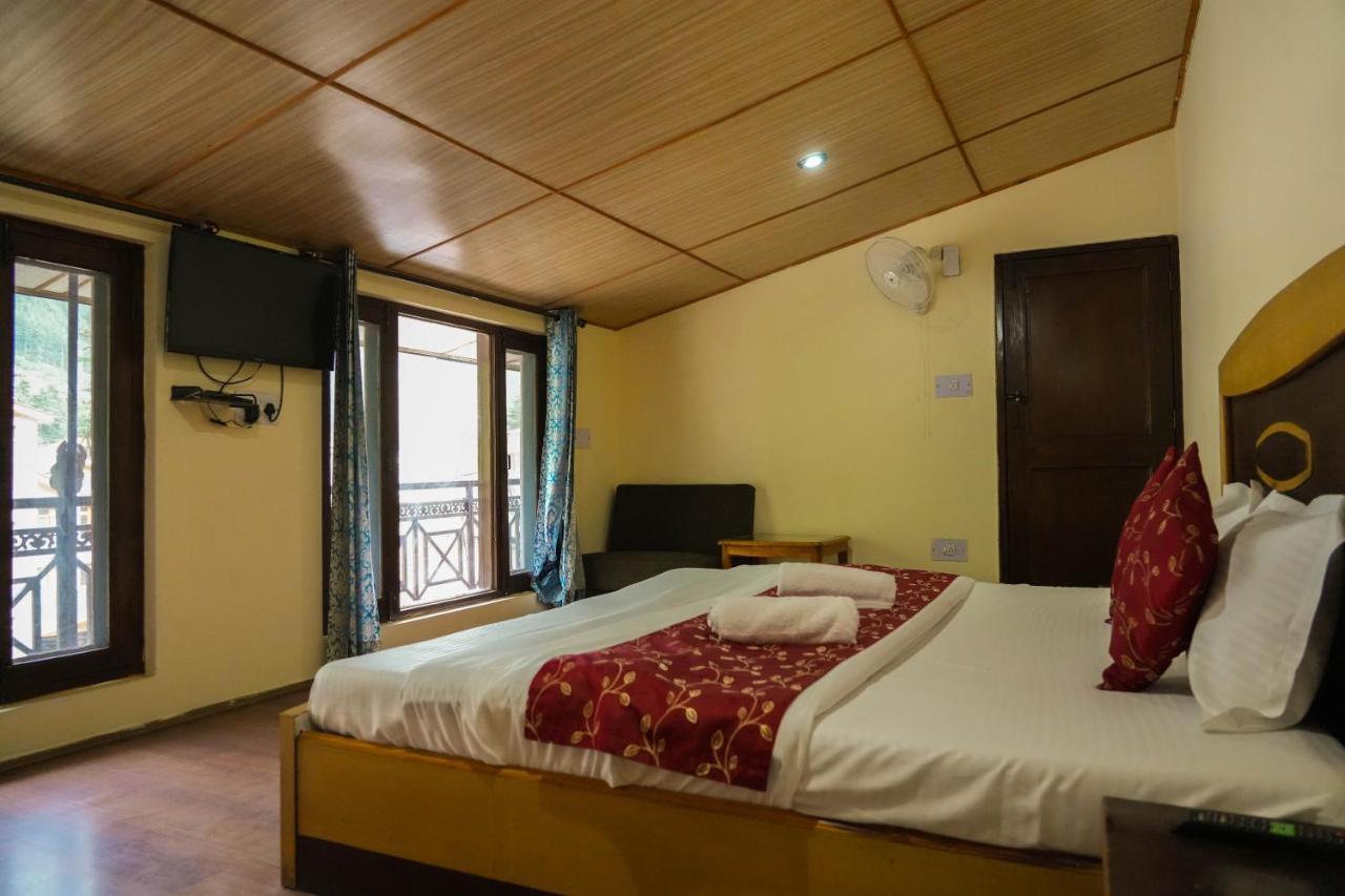 Hotel Grass Land Manāli Екстериор снимка