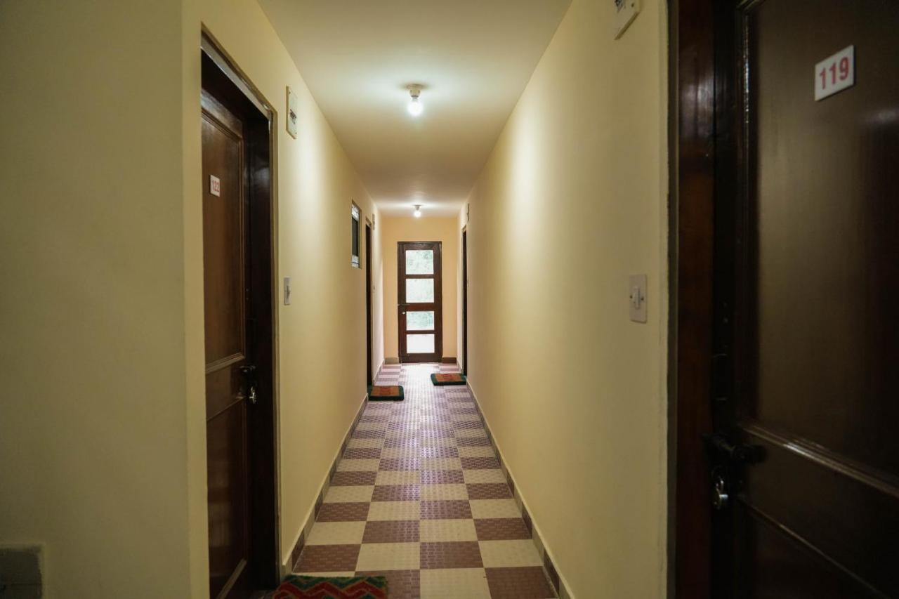 Hotel Grass Land Manāli Екстериор снимка