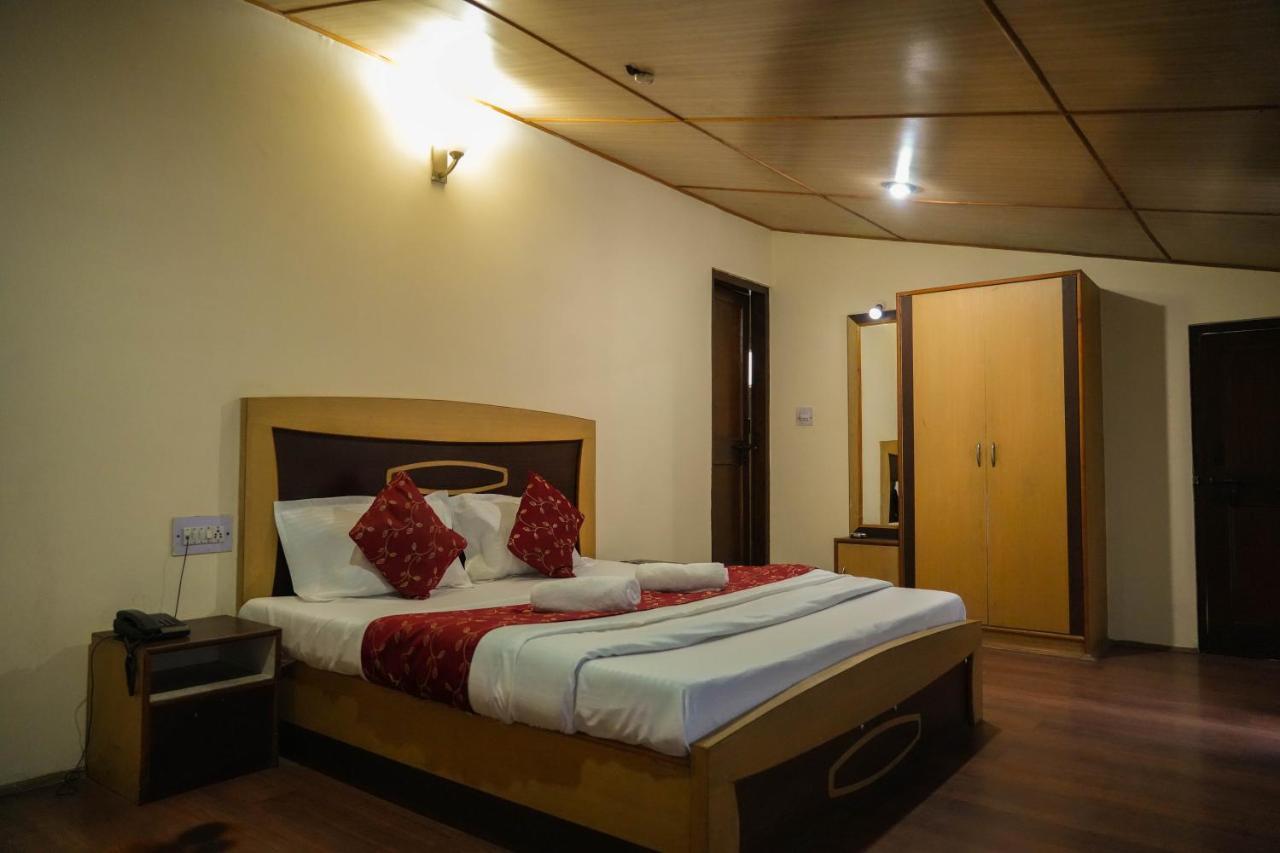 Hotel Grass Land Manāli Екстериор снимка