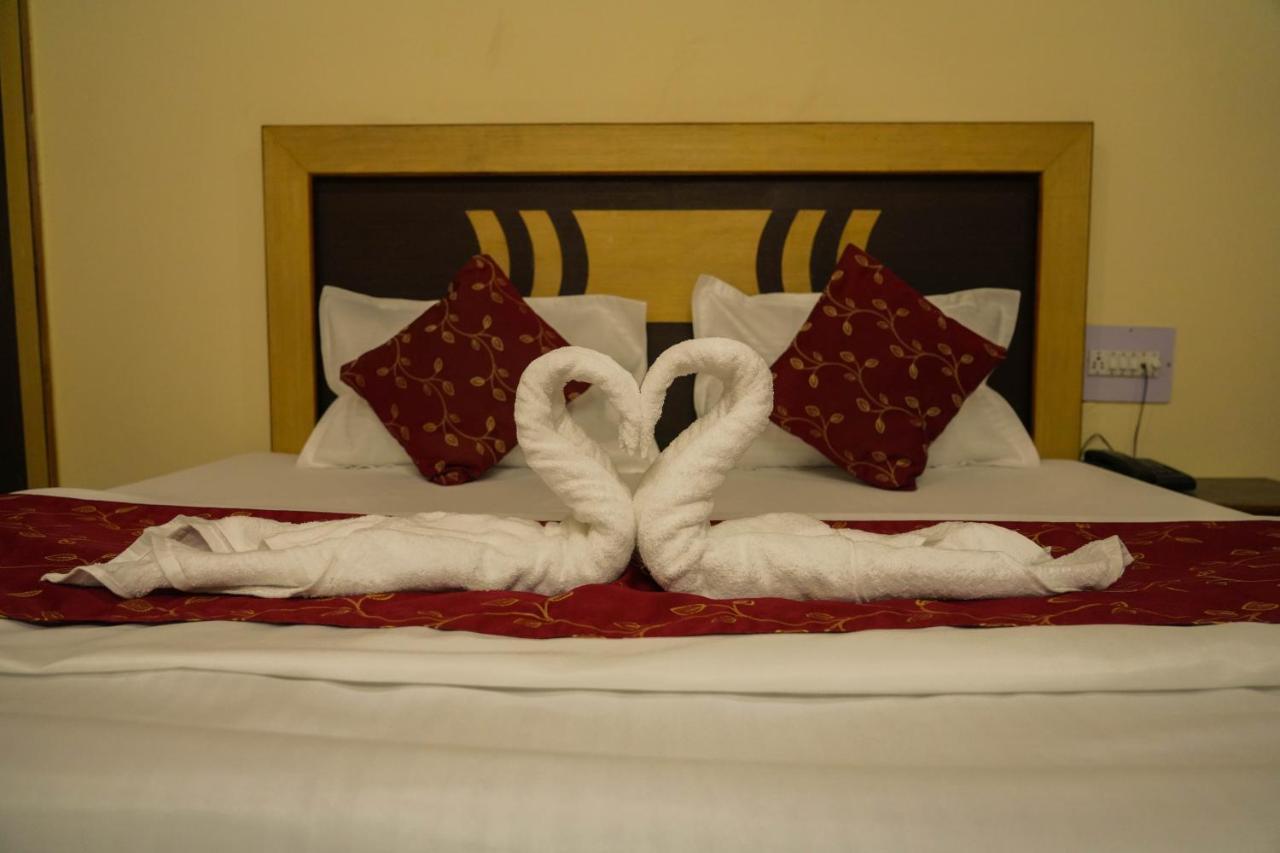 Hotel Grass Land Manāli Екстериор снимка